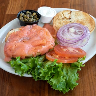 Smoked Salmon & Bagel Plate